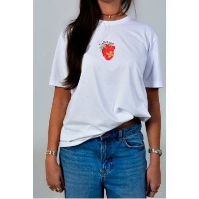  Camiseta Clássica "Heart Bandage"